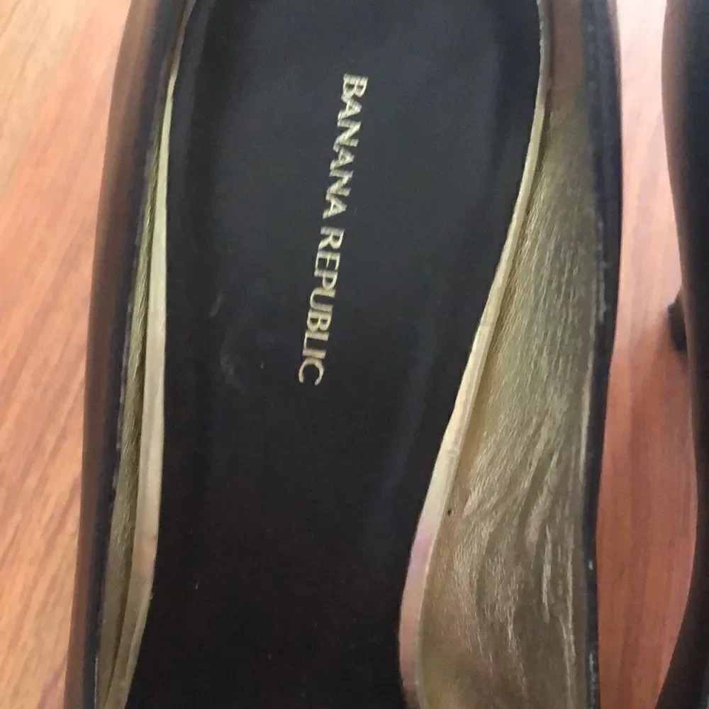 Banana Republic Black good peep toe heels 9